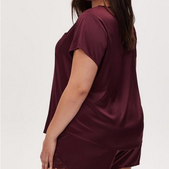 SOLD Torrid (Size 4) Dream Satin Pocket Short Sleeve Sleep Tee - Picture 4 of 10